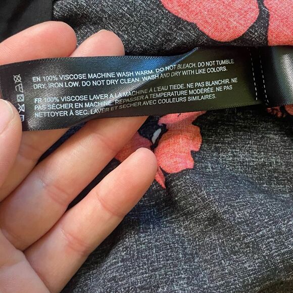 Denim & Flower Black and Red Floral Poppy Print Short Sleeve Button Down Shirt - Picture 5 of 6